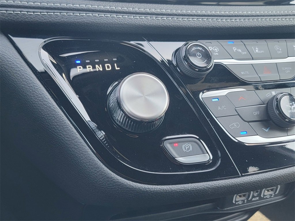 New 2024 Chrysler Pacifica Touring-L w/ S Appearance Package image 18