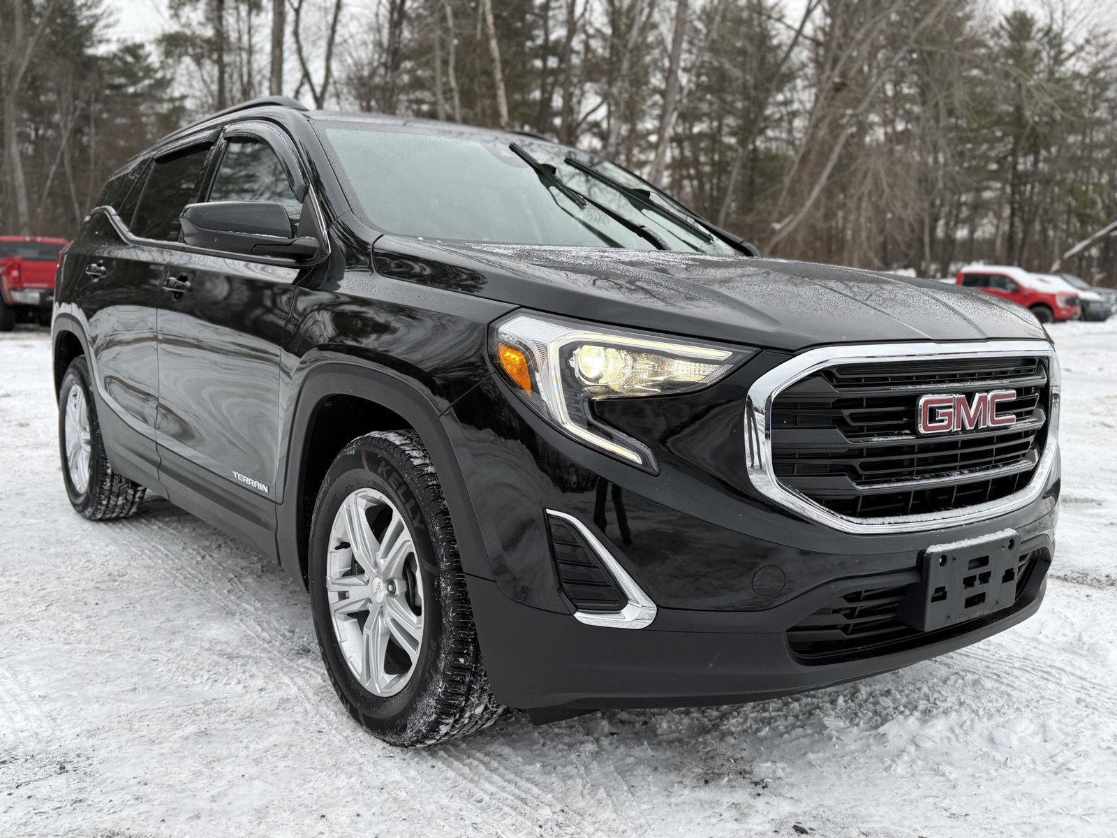 Used 2020 GMC Terrain SLE w/ Driver Convenience Package image 3