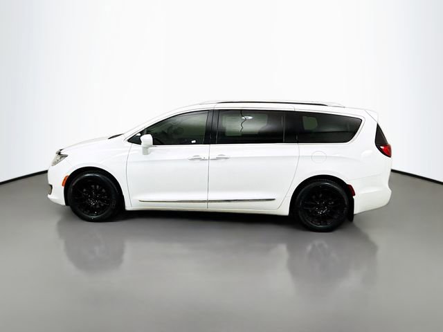 Used 2018 Chrysler Pacifica Touring-L Plus w/ Tire & Wheel Group image 4