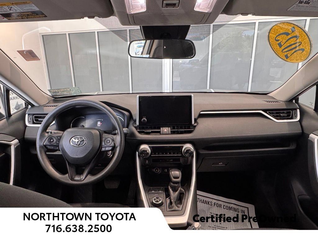 Used 2025 Toyota RAV4 LE AWD/4WD image 7