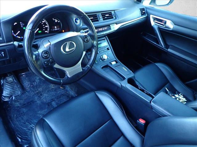 Used 2016 Lexus CT 200h image 9