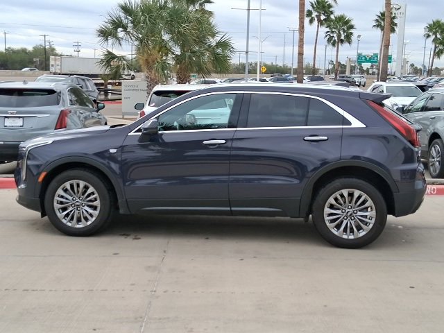 Used 2025 Cadillac XT4 Premium Luxury image 3