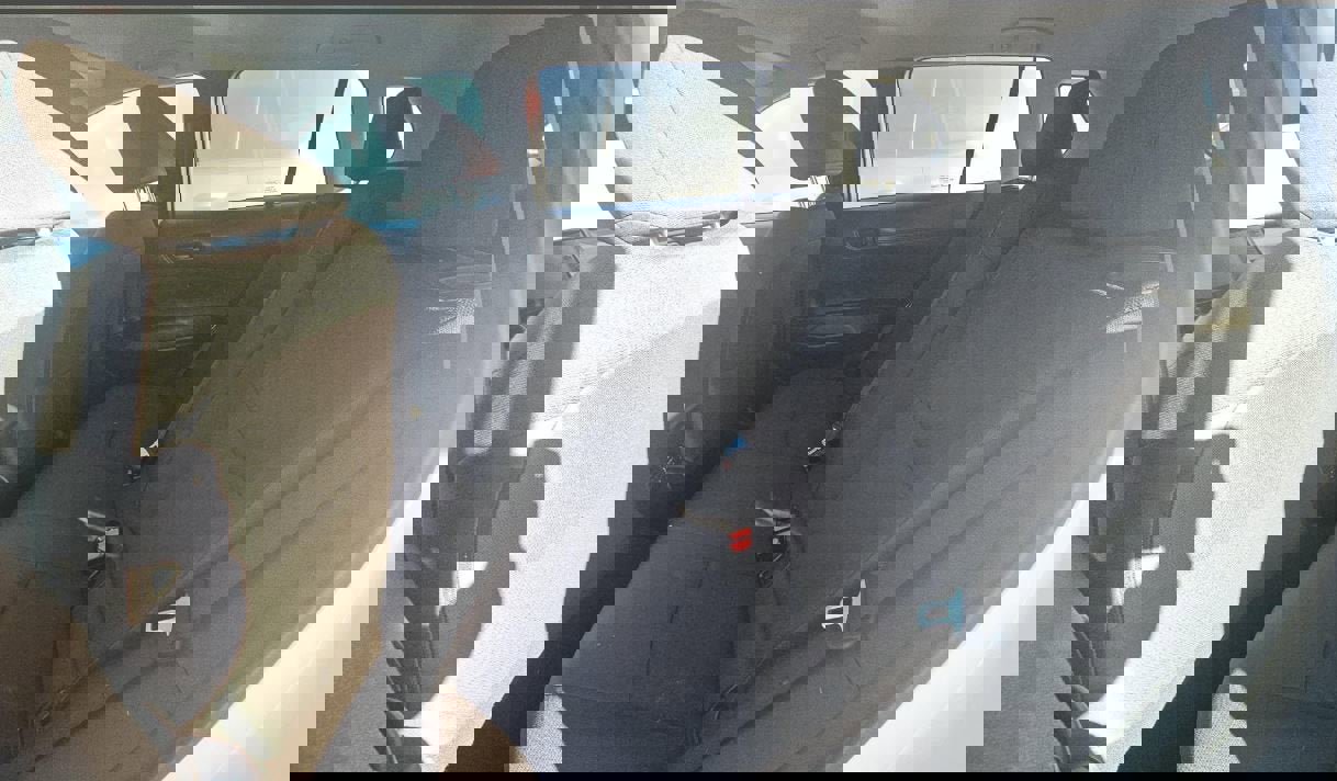 Used 2022 Toyota Corolla Cross LE image 10