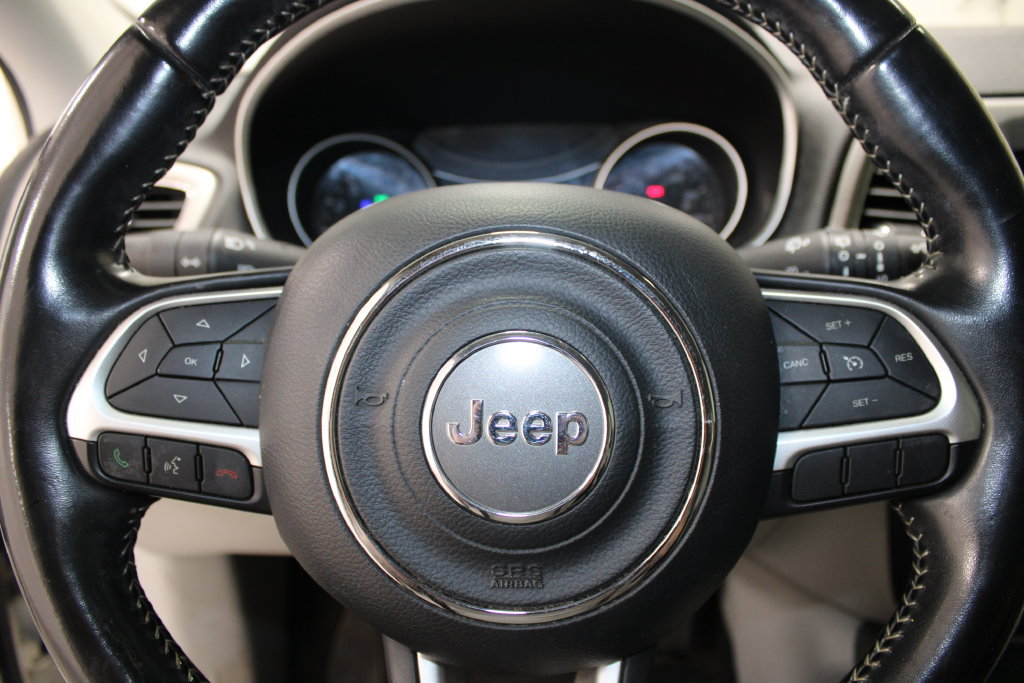 Used 2020 Jeep Compass Latitude w/ Popular Equipment Group AWD/4WD image 12