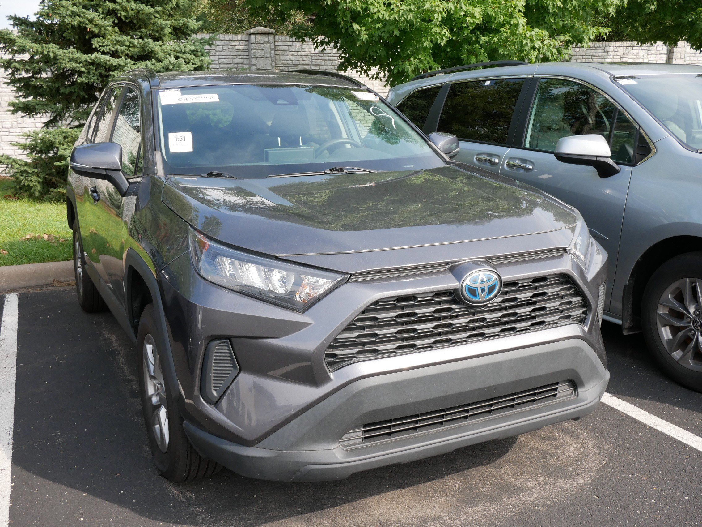 Certified 2022 Toyota RAV4 LE AWD/4WD image 3
