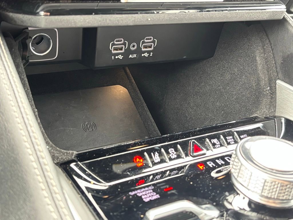 Used 2025 Jeep Wagoneer Series II w/ 8-Passenger Seating Package image 25