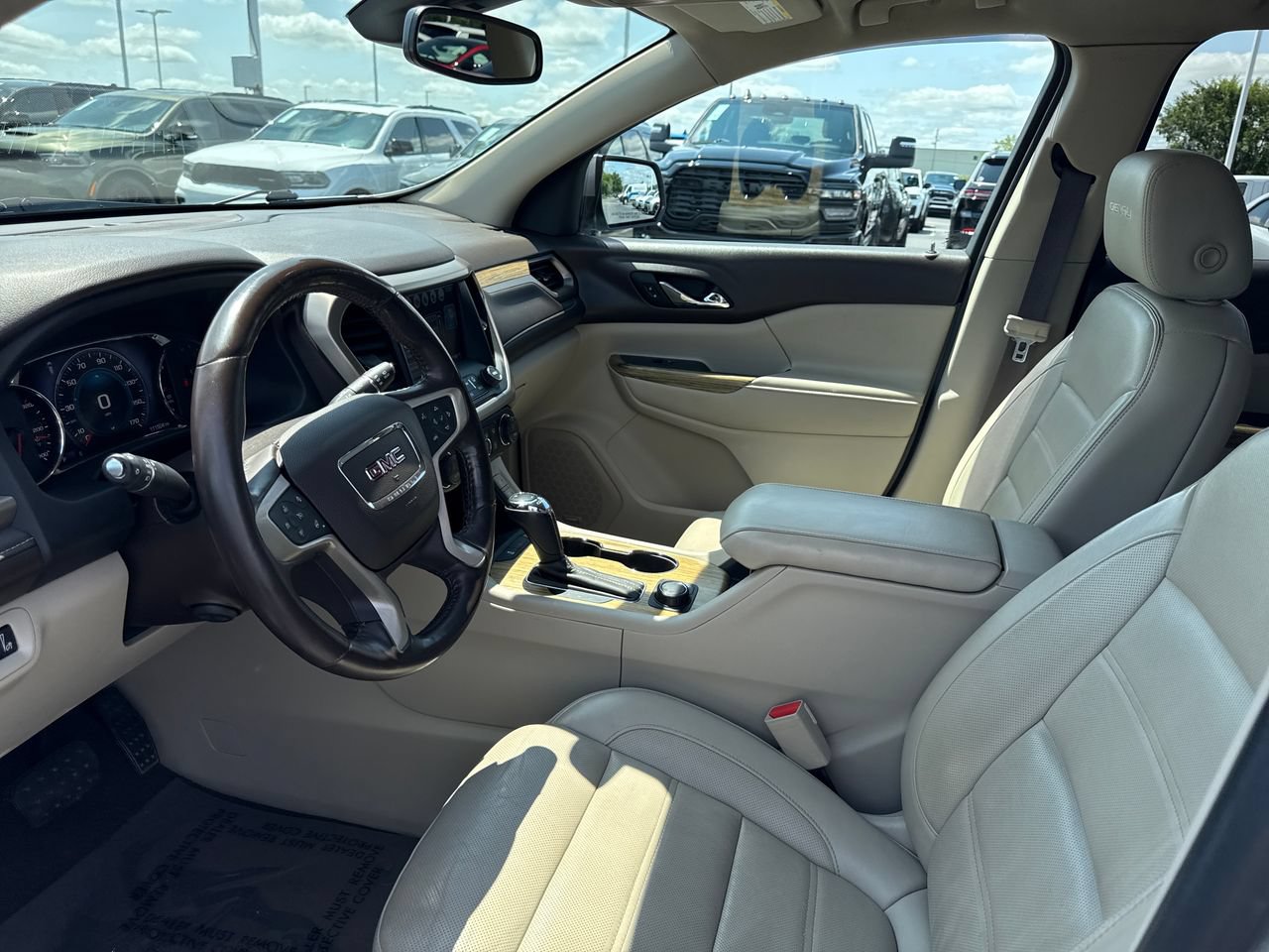 Used 2018 GMC Acadia Denali w/ LPO, Cargo Package FWD image 12