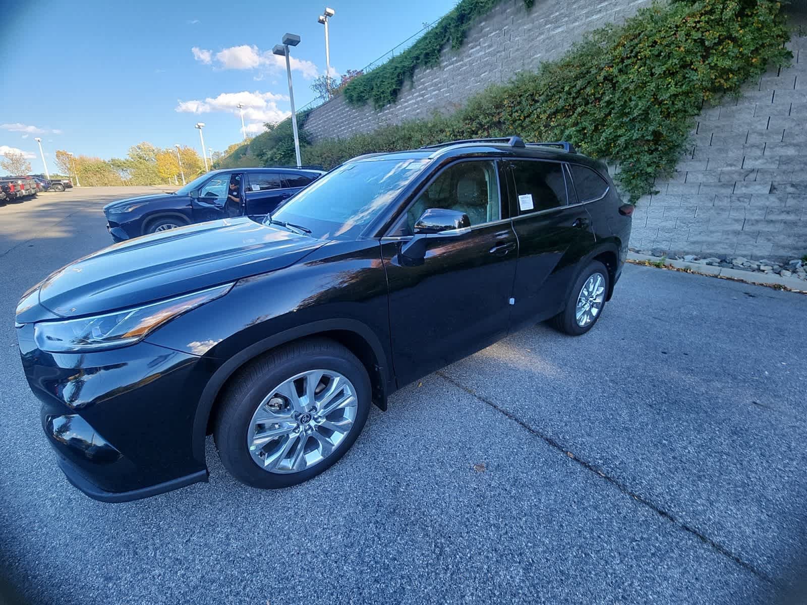 New 2026 Toyota Highlander Limited AWD/4WD image 24