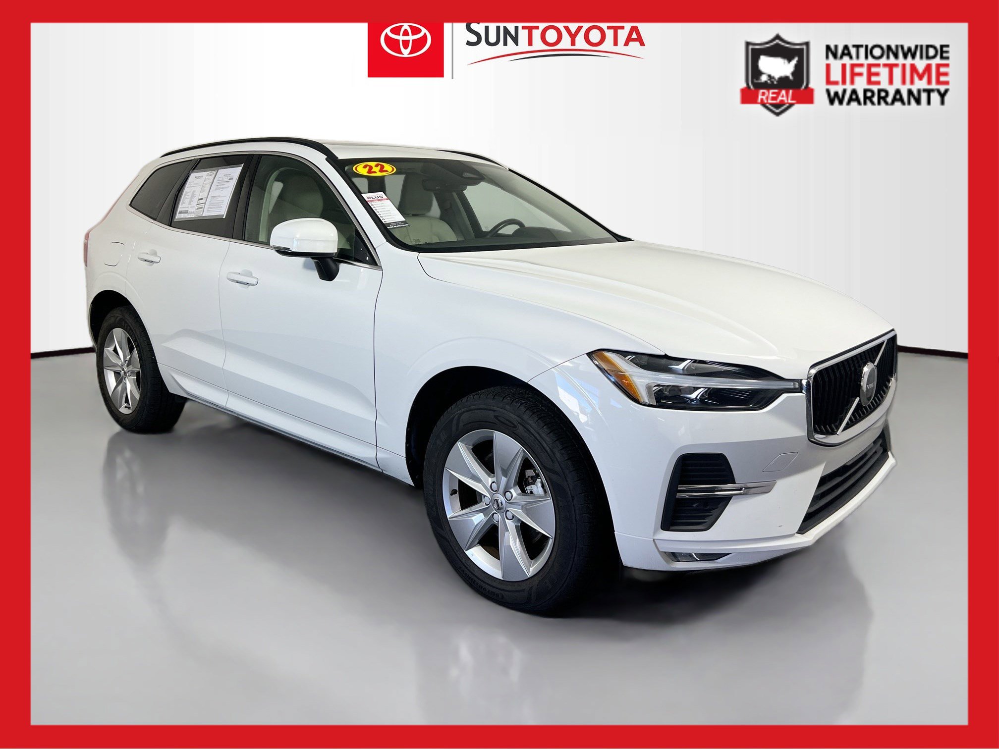Used 2022 Volvo XC60 B5 Momentum image 1