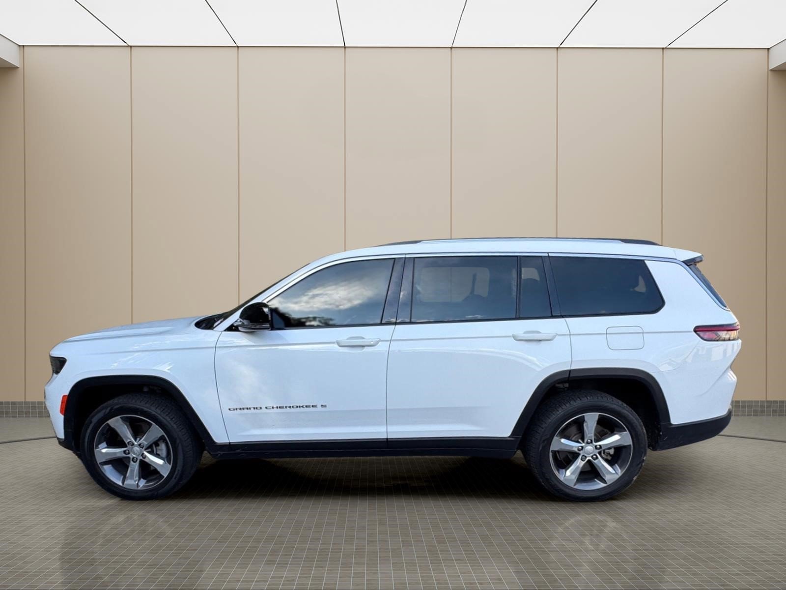 Used 2021 Jeep Grand Cherokee L Limited AWD/4WD image 6