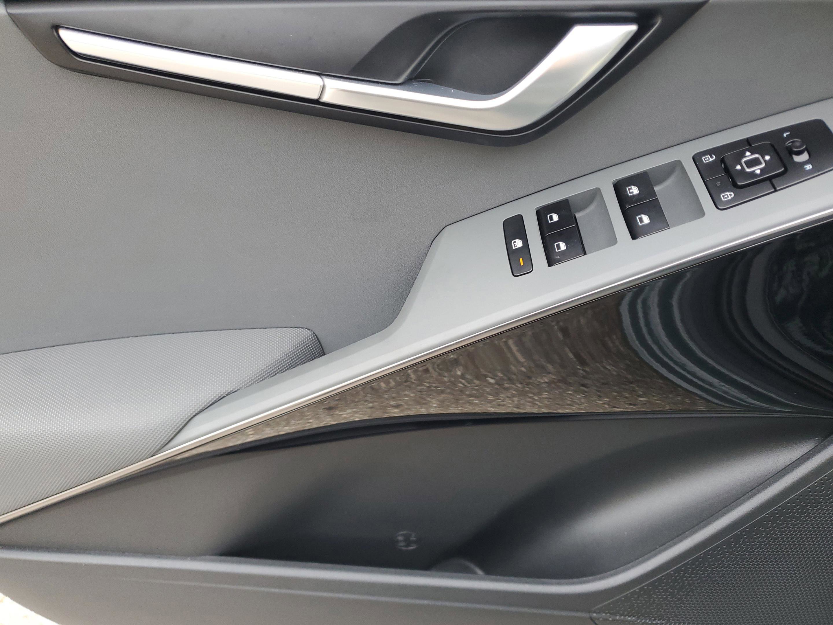 Used 2025 Kia Niro EX image 18