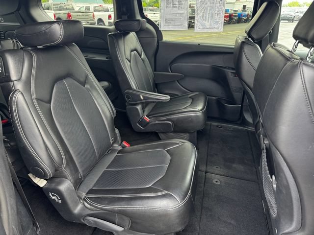 Certified 2025 Chrysler Pacifica Select FWD image 15