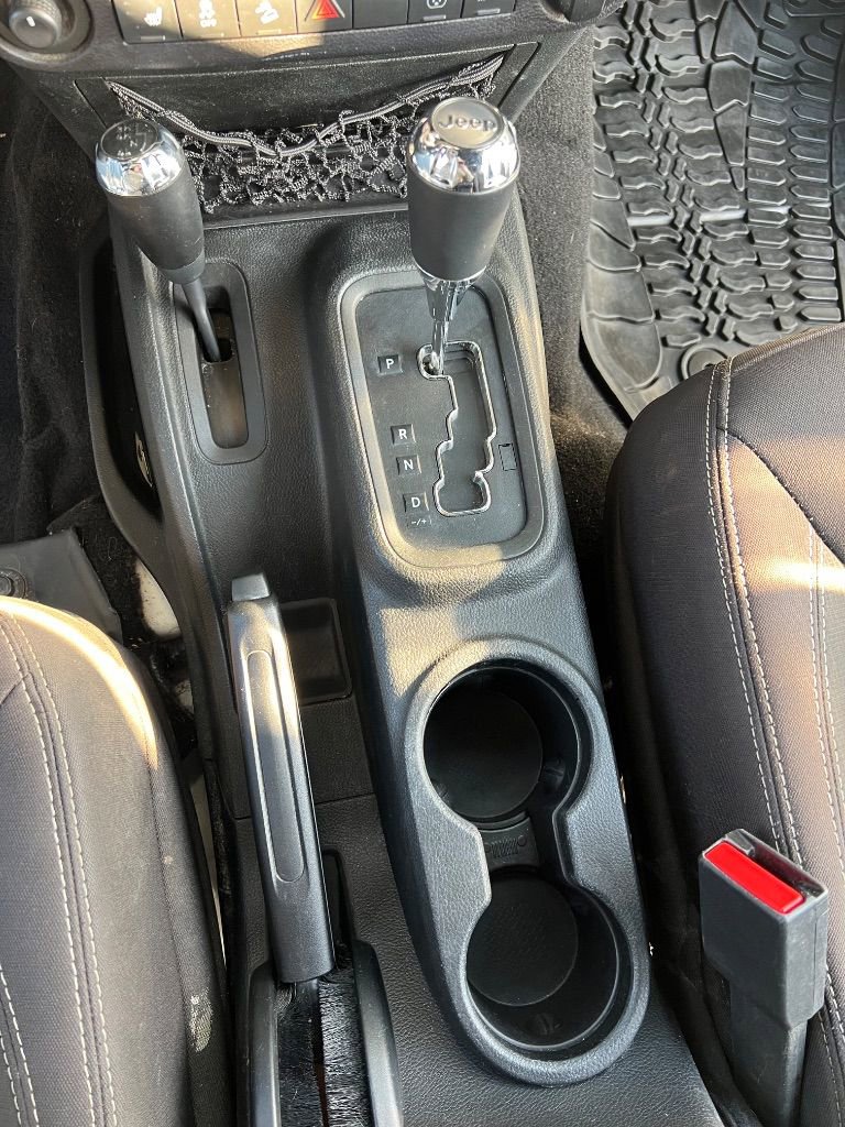 Used 2017 Jeep Wrangler Unlimited Sahara w/ Connectivity Group image 20