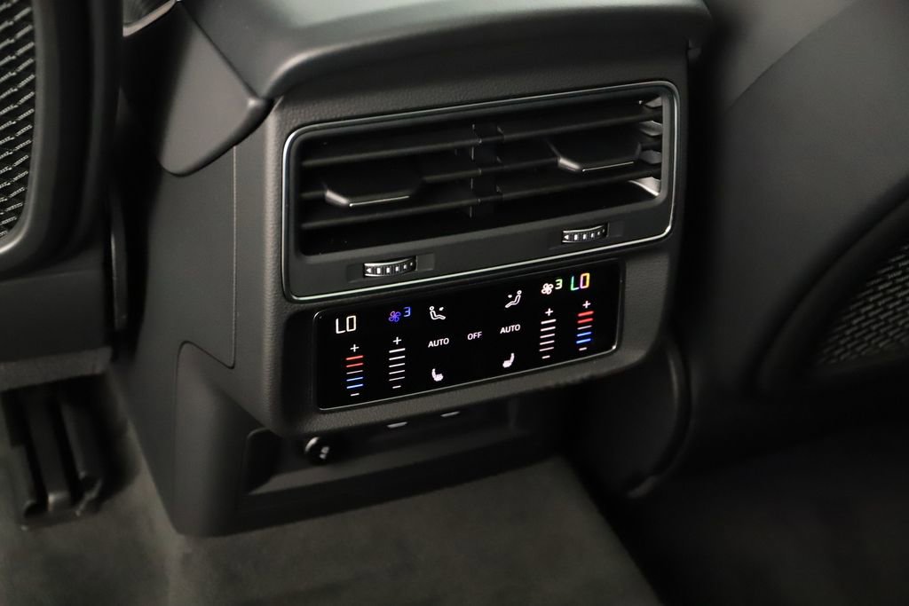 New 2026 Audi SQ7 Premium Plus AWD/4WD image 21