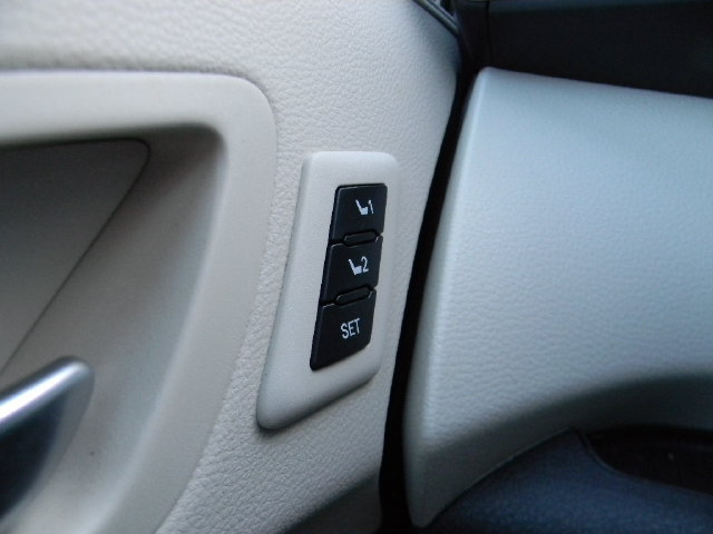 Used 2023 Toyota Sienna Limited AWD/4WD image 16