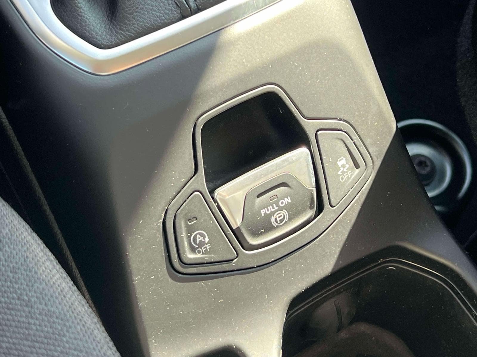 Used 2023 Jeep Renegade Latitude AWD/4WD image 18