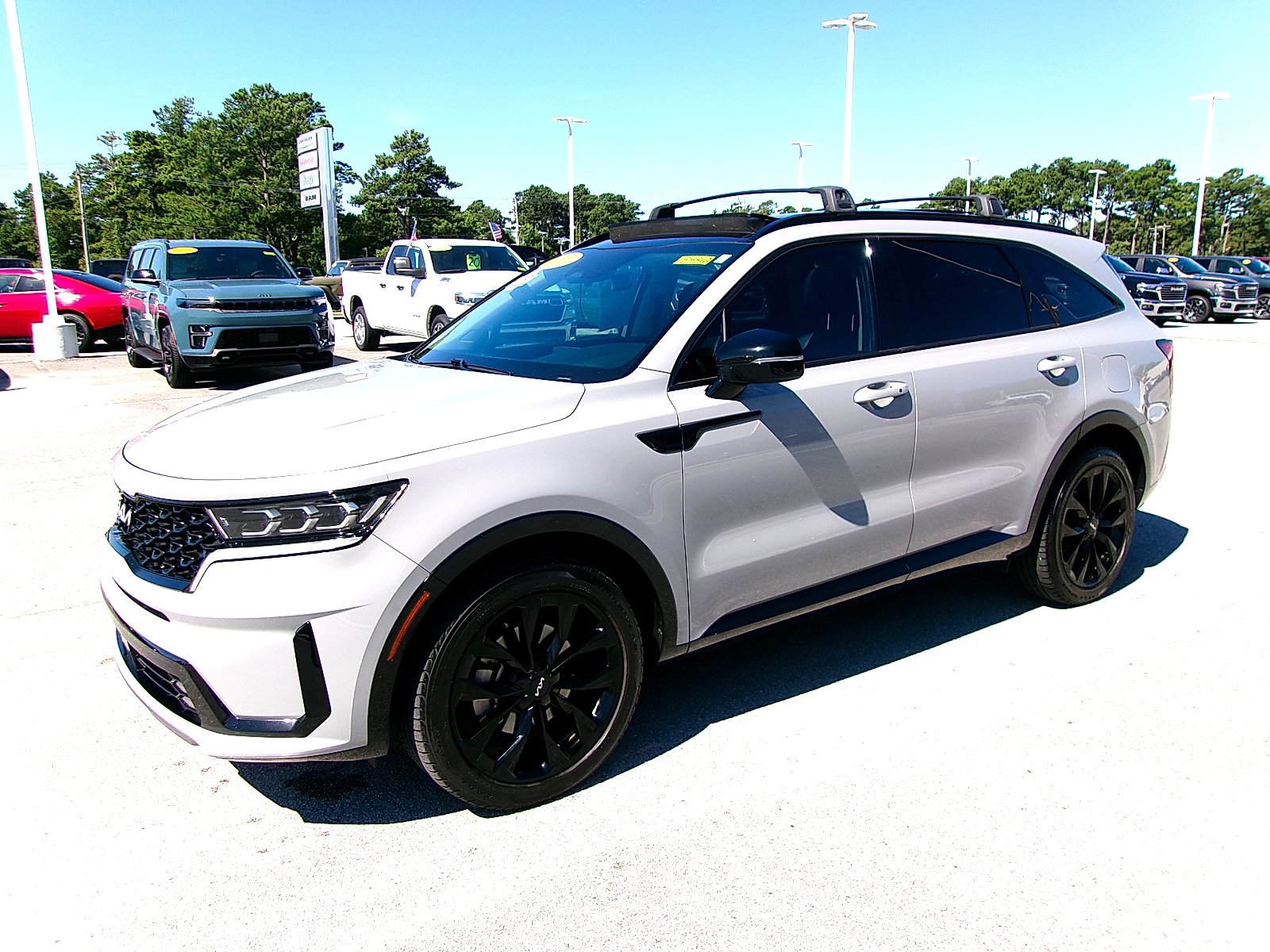 Used 2022 Kia Sorento SX FWD image 2