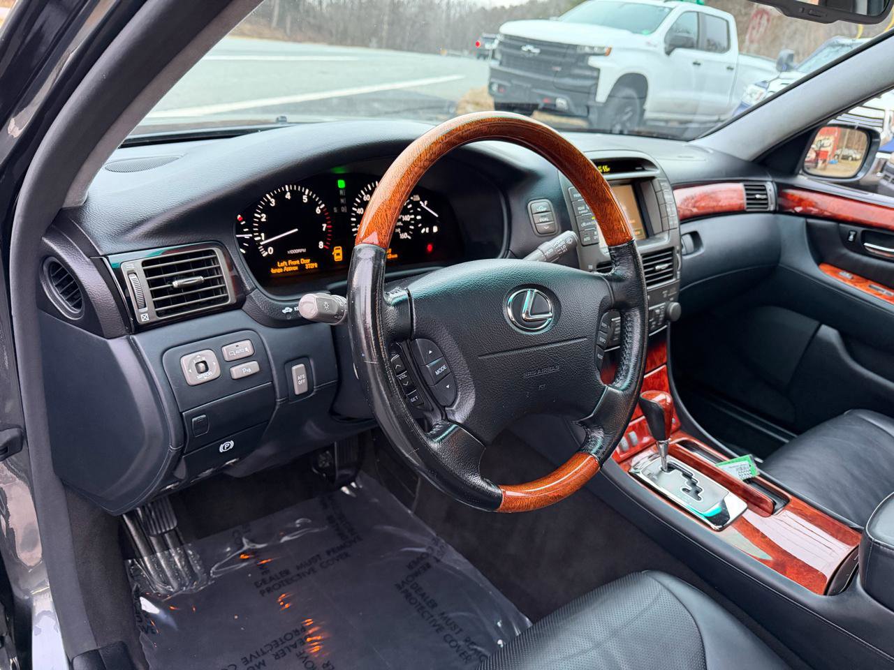 Used 2005 Lexus LS 430 RWD image 12