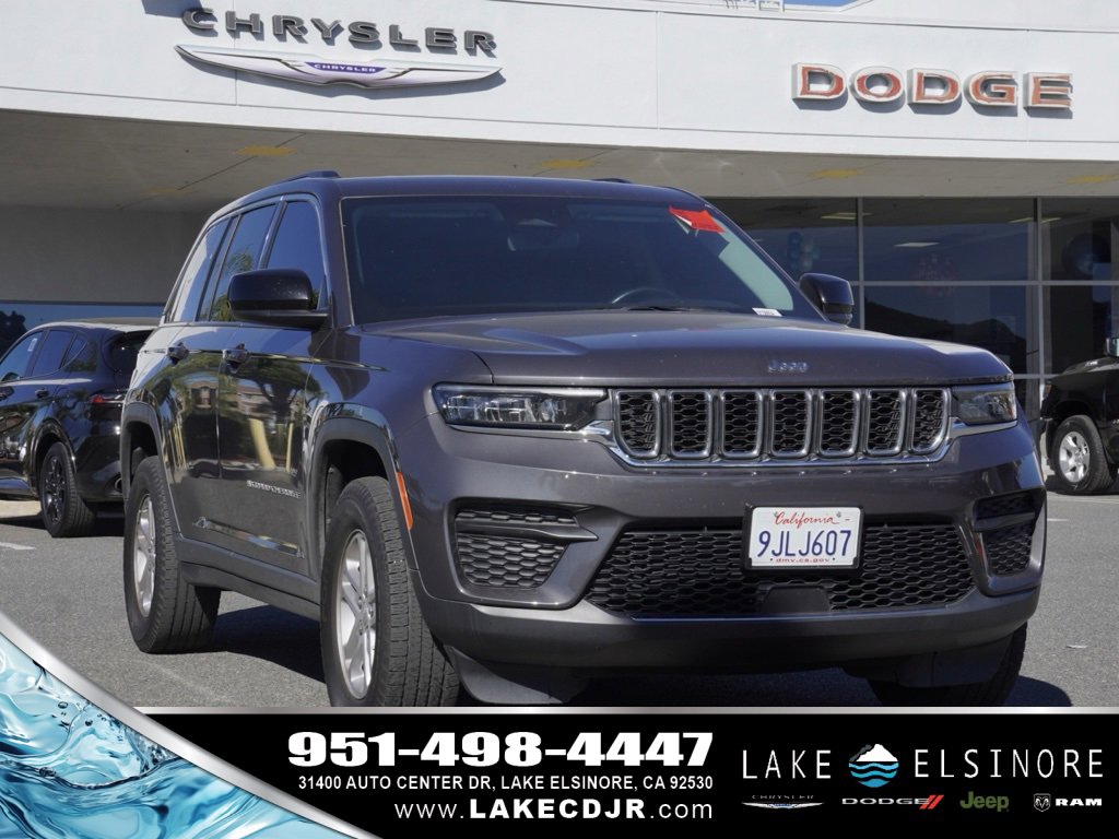 Used 2022 Jeep Grand Cherokee Laredo w/ Luxury Tech Group I
