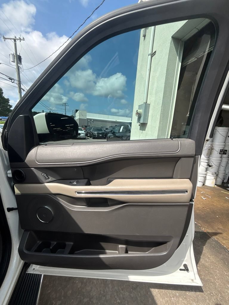 Used 2020 Ford Expedition XLT w/ Equipment Group 202A RWD image 25