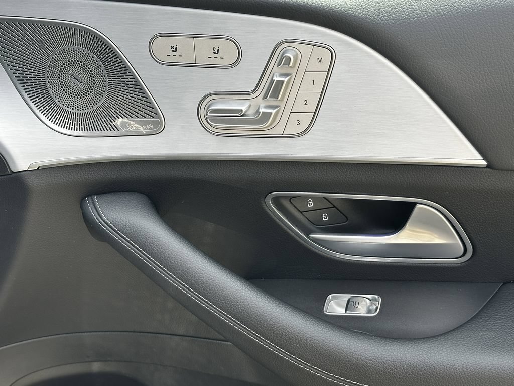 Certified 2025 Mercedes-Benz GLS 450 4MATIC image 17