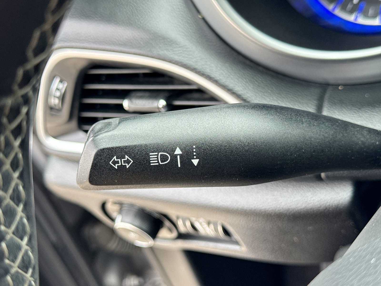 Used 2018 Chrysler Pacifica Touring-L w/ Advanced Safetytec Group FWD image 27