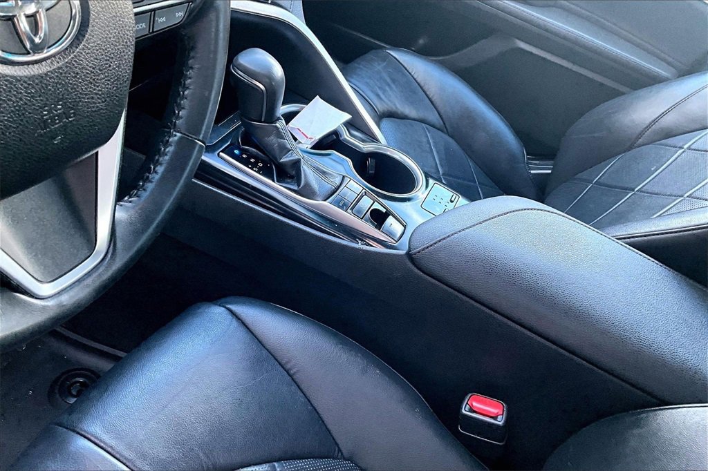 Certified 2018 Toyota Camry XLE image 16