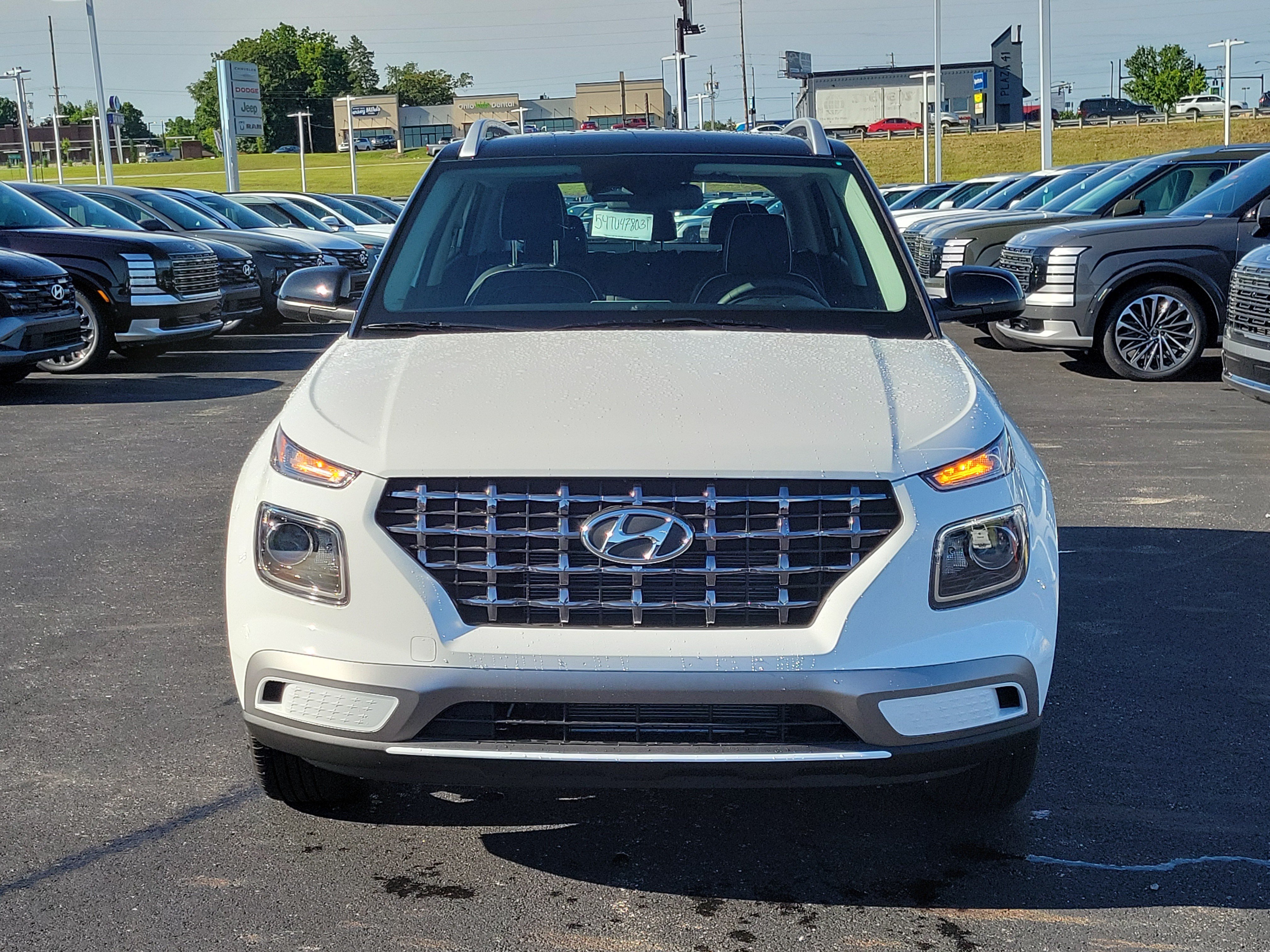 New 2026 Hyundai Venue SEL FWD image 2
