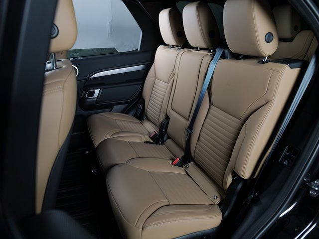 Certified 2025 Land Rover Discovery Dynamic SE AWD/4WD image 5