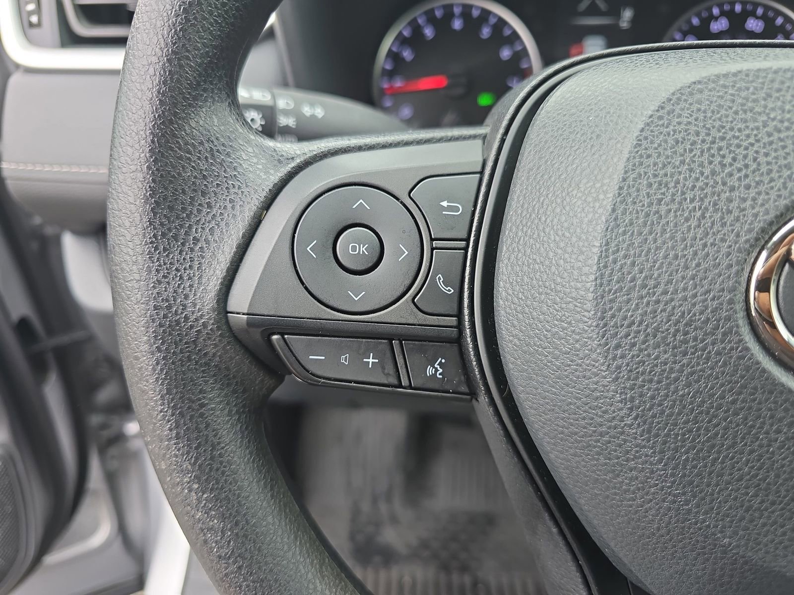 Used 2022 Toyota RAV4 XLE image 20