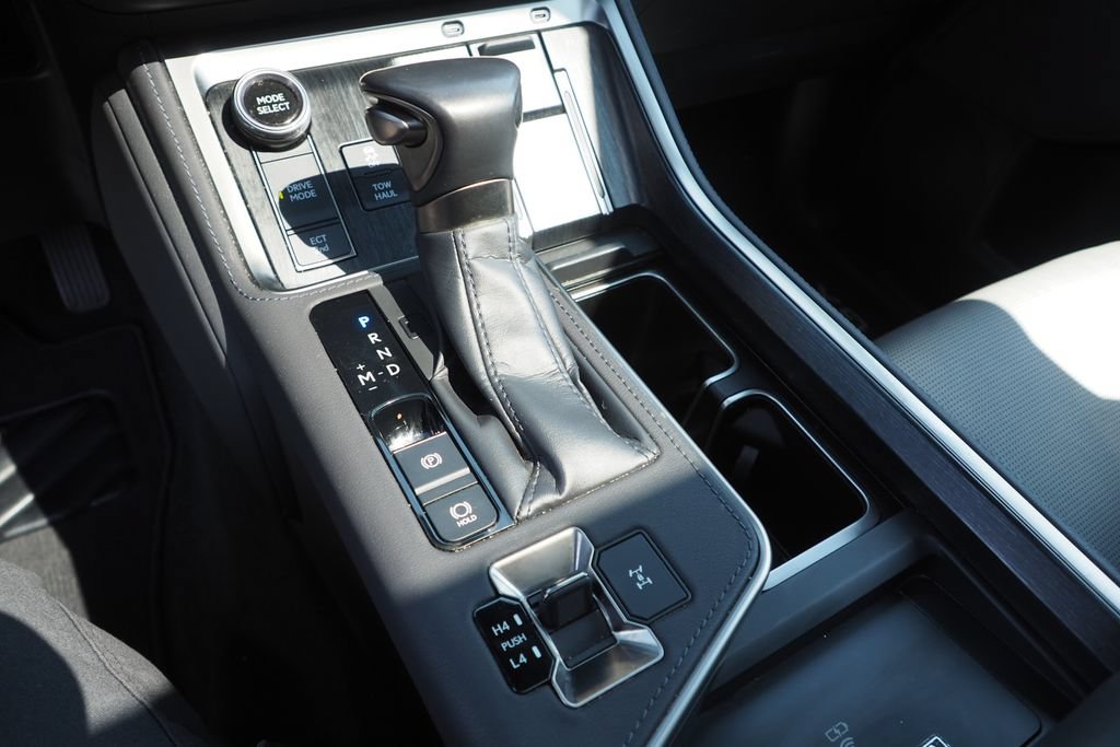 Used 2024 Lexus GX 550 w/ Cold Area Package AWD/4WD image 27