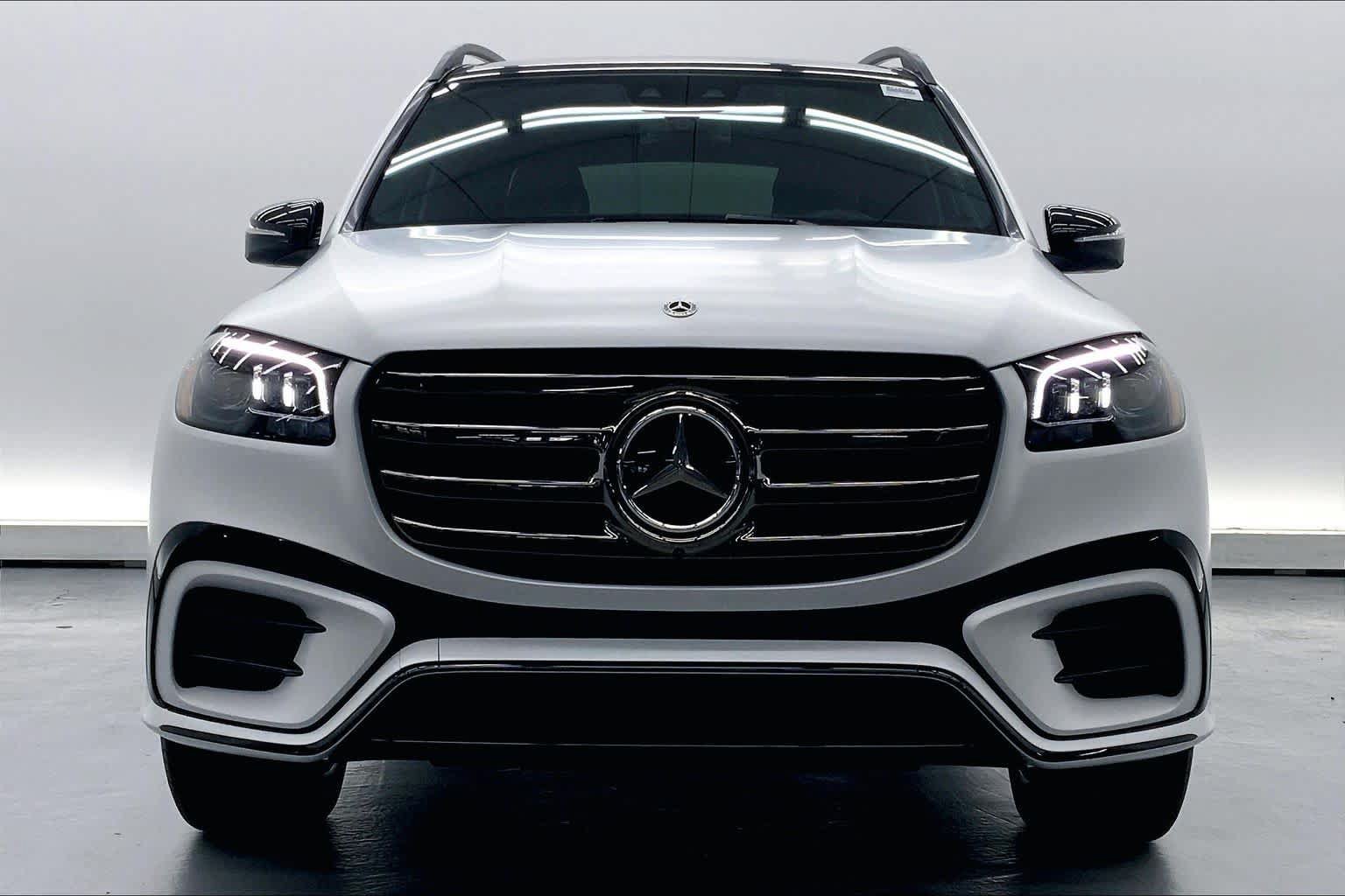 New 2026 Mercedes-Benz GLS 450 4MATIC image 4