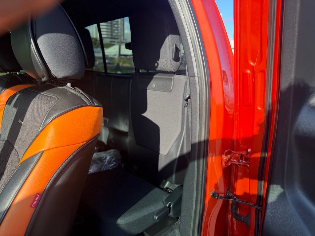 Used 2016 Toyota Tacoma SR5 RWD image 15