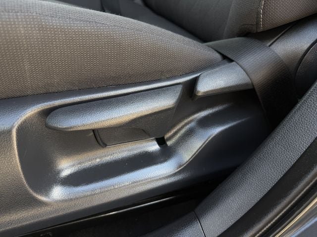 Used 2025 Toyota Corolla LE FWD image 23