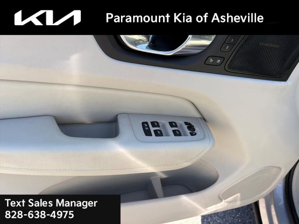 Used 2022 Volvo XC60 B5 Inscription AWD/4WD image 25