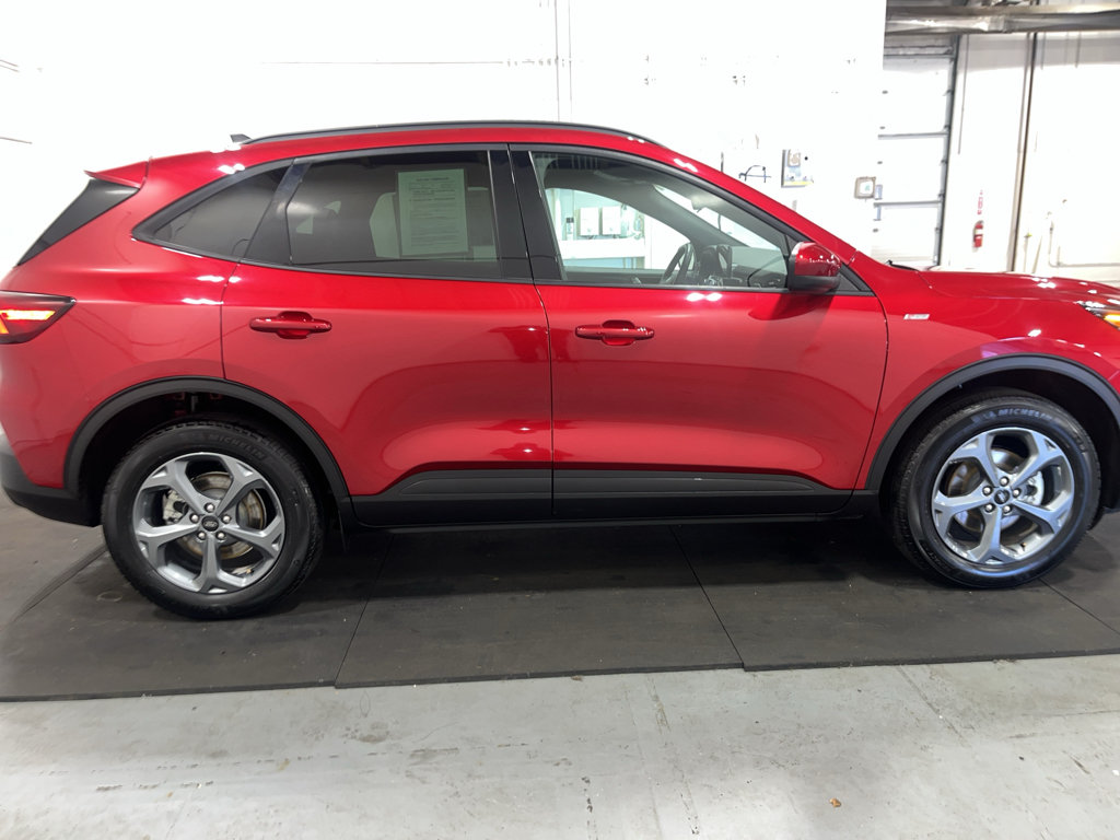 Used 2025 Ford Escape ST-Line Select AWD/4WD image 12