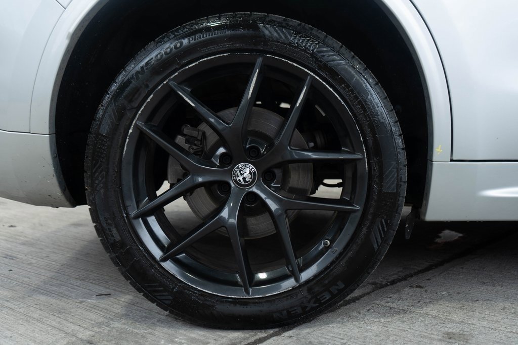 Used 2021 Alfa Romeo Stelvio Sprint w/ Nero Edizione image 15