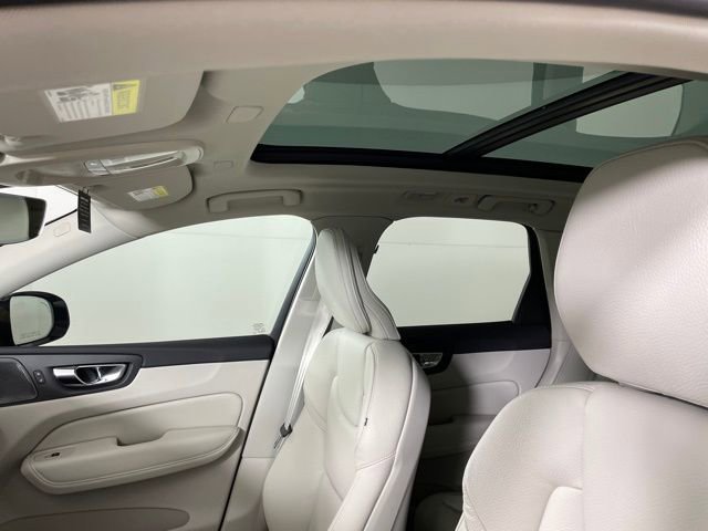 Certified 2024 Volvo XC60 T8 Plus w/ Protection Package Premier image 21
