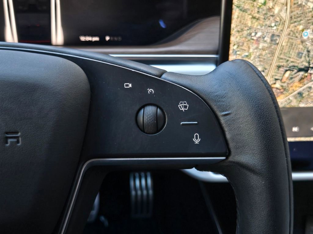 Used 2022 Tesla Model S image 23