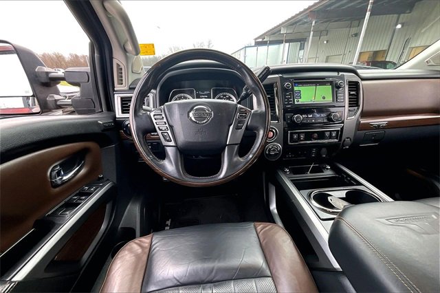Used 2017 Nissan Titan Platinum Reserve image 9