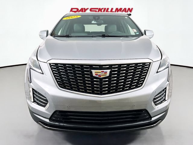 Used 2025 Cadillac XT5 Luxury FWD image 2