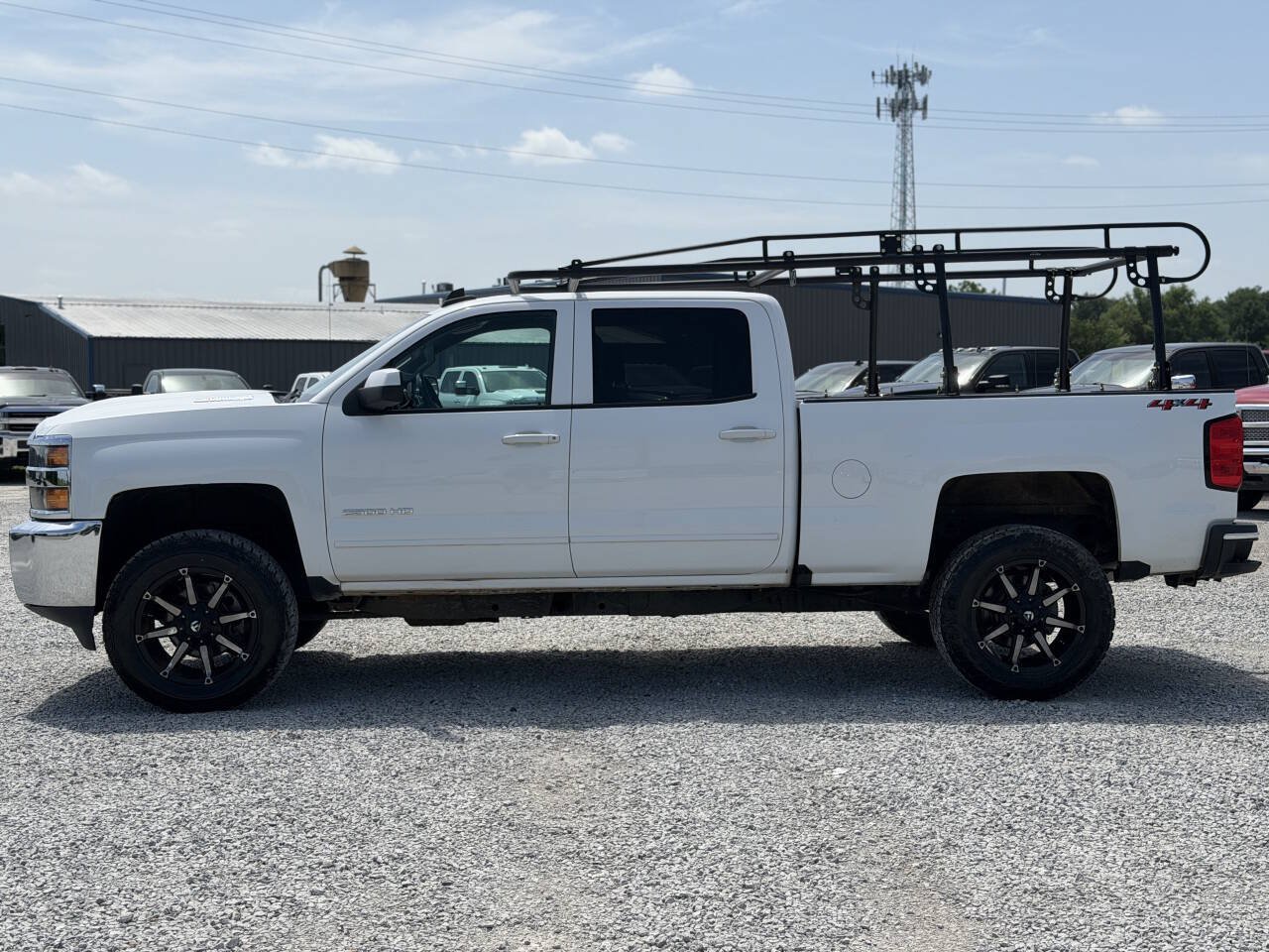 Used 2018 Chevrolet Silverado 2500 LT AWD/4WD image 2