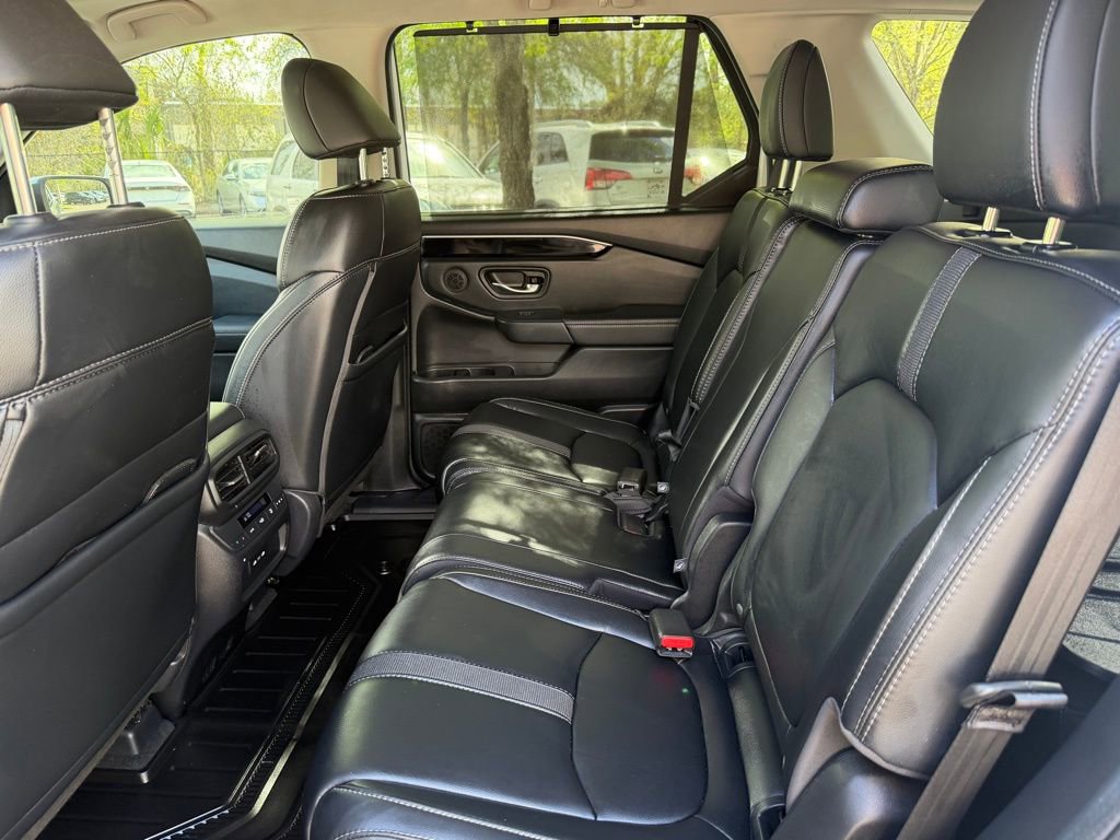 Certified 2025 Honda Pilot Touring image 12