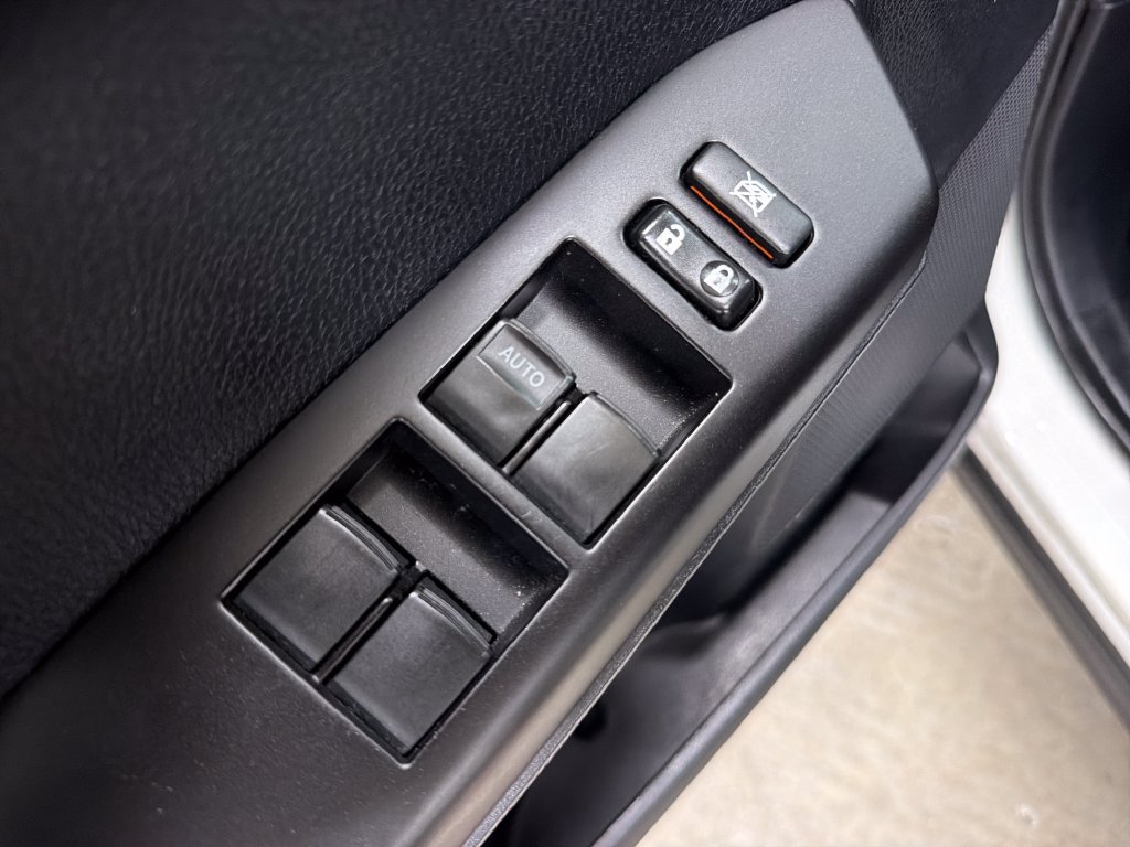 Used 2016 Toyota RAV4 LE FWD image 14