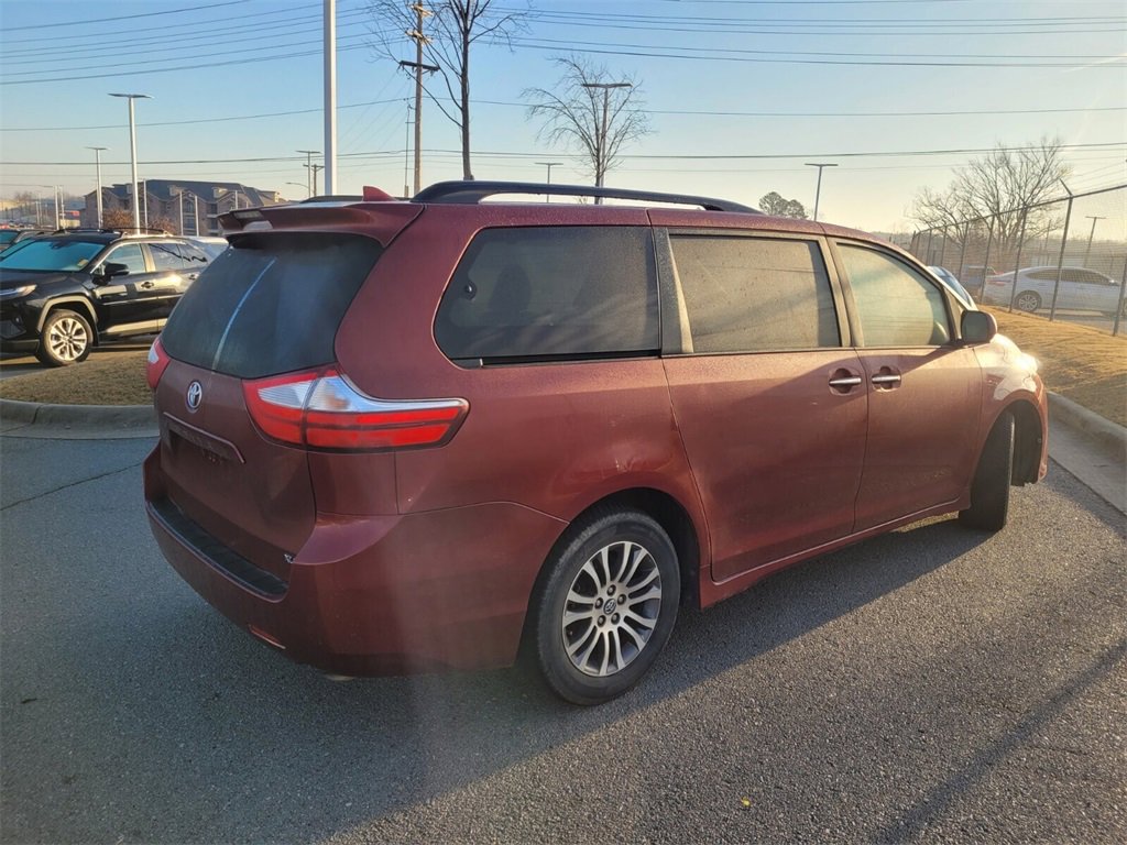 Used 2019 Toyota Sienna L image 3