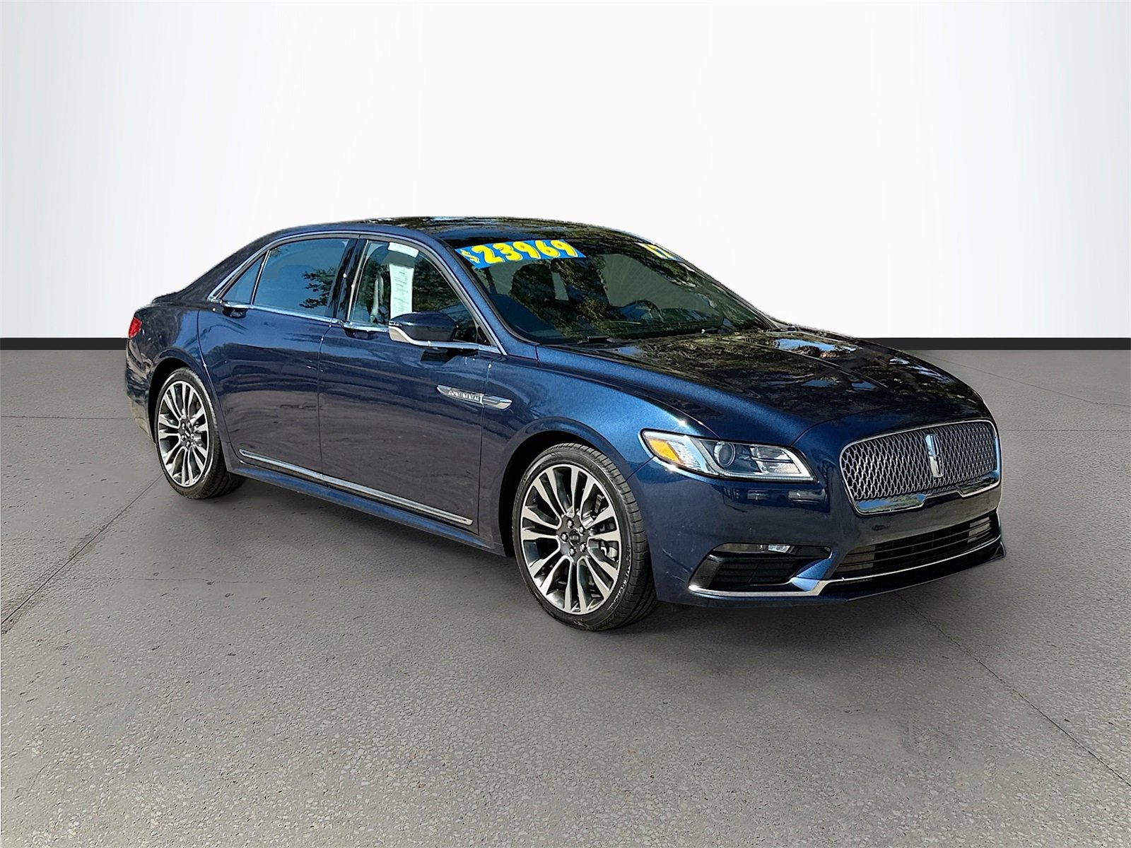 Used 2017 Lincoln Continental Reserve image 1