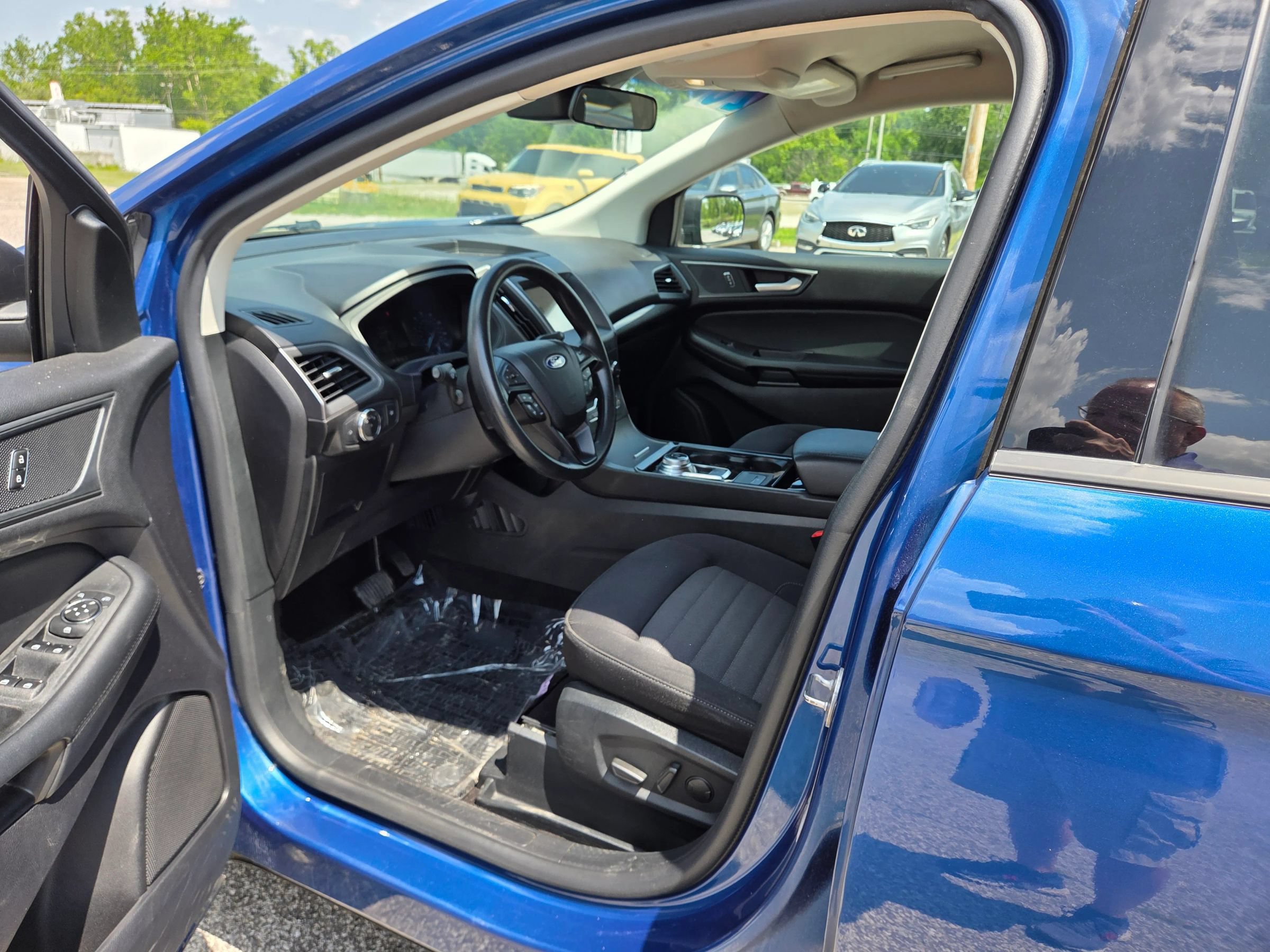 Used 2020 Ford Edge SE FWD image 15