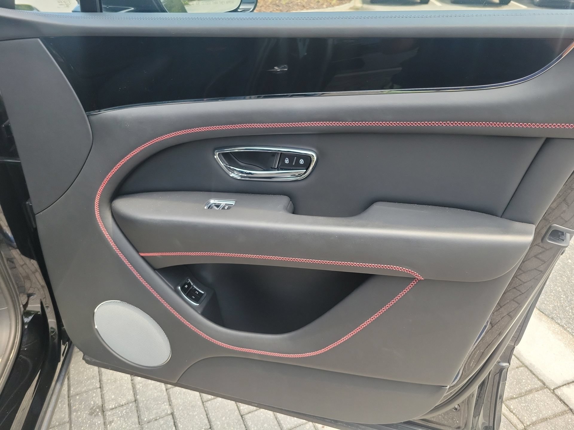 Certified 2023 Bentley Bentayga AWD/4WD image 18