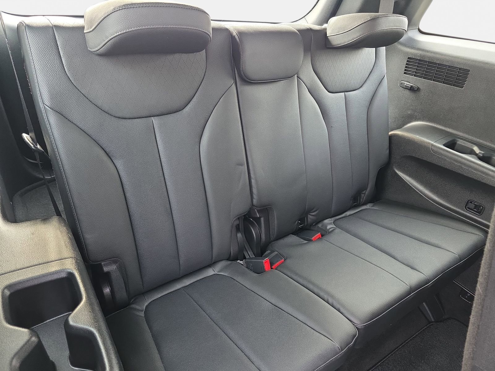 Used 2022 Hyundai Palisade SEL w/ 8P Bench Seat Package image 12