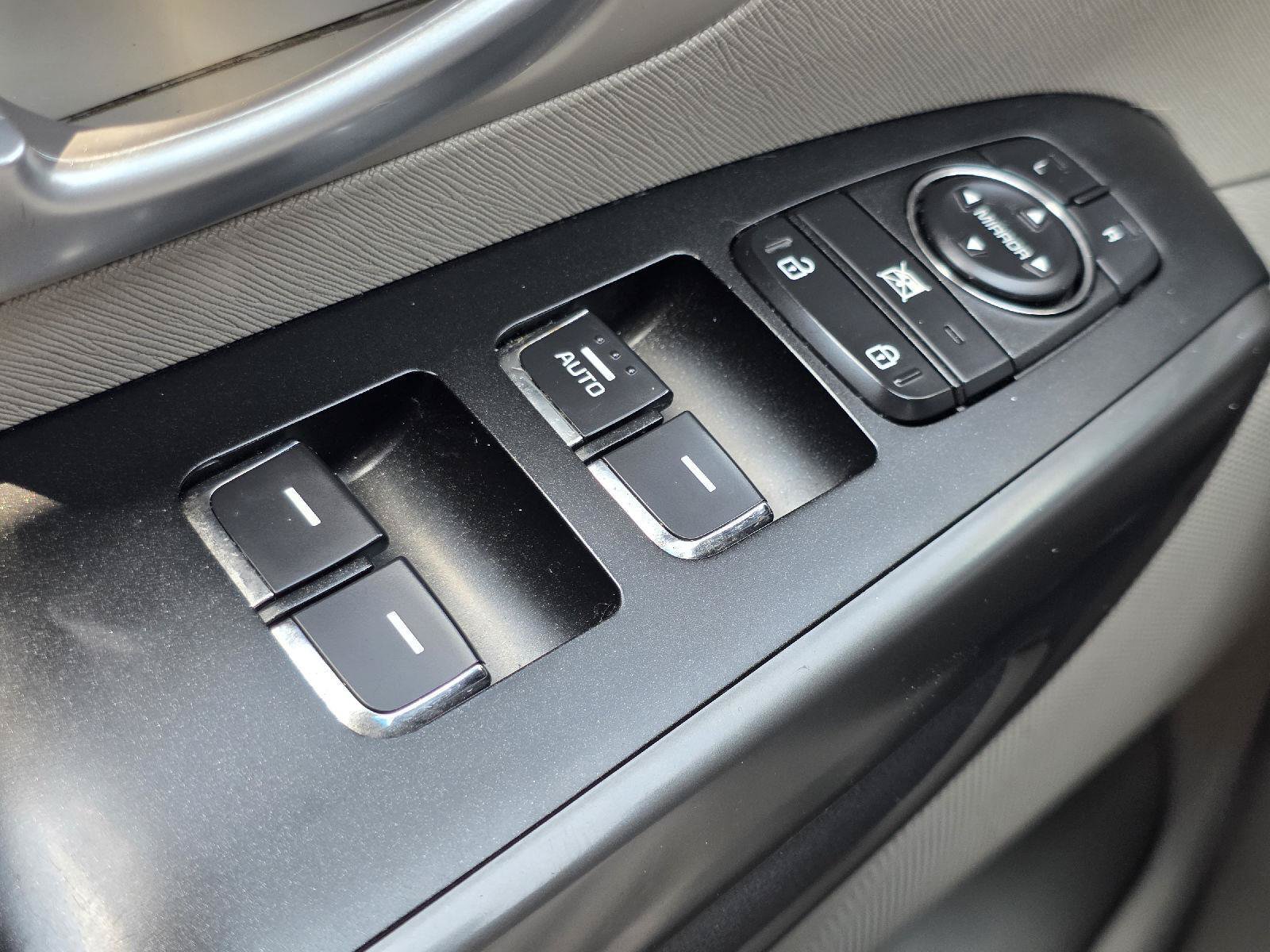 Used 2019 Kia Sedona LX FWD image 9